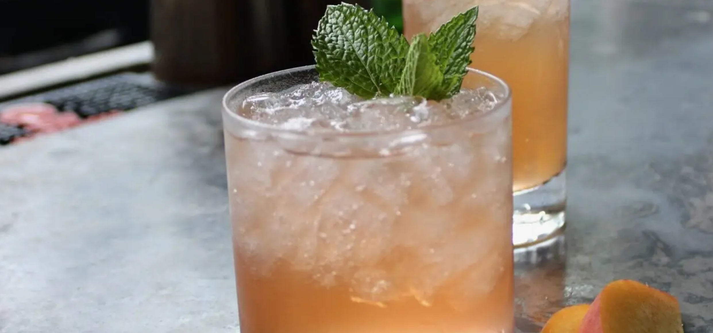 Sip into Summer with a Refreshing Peach Cocktail